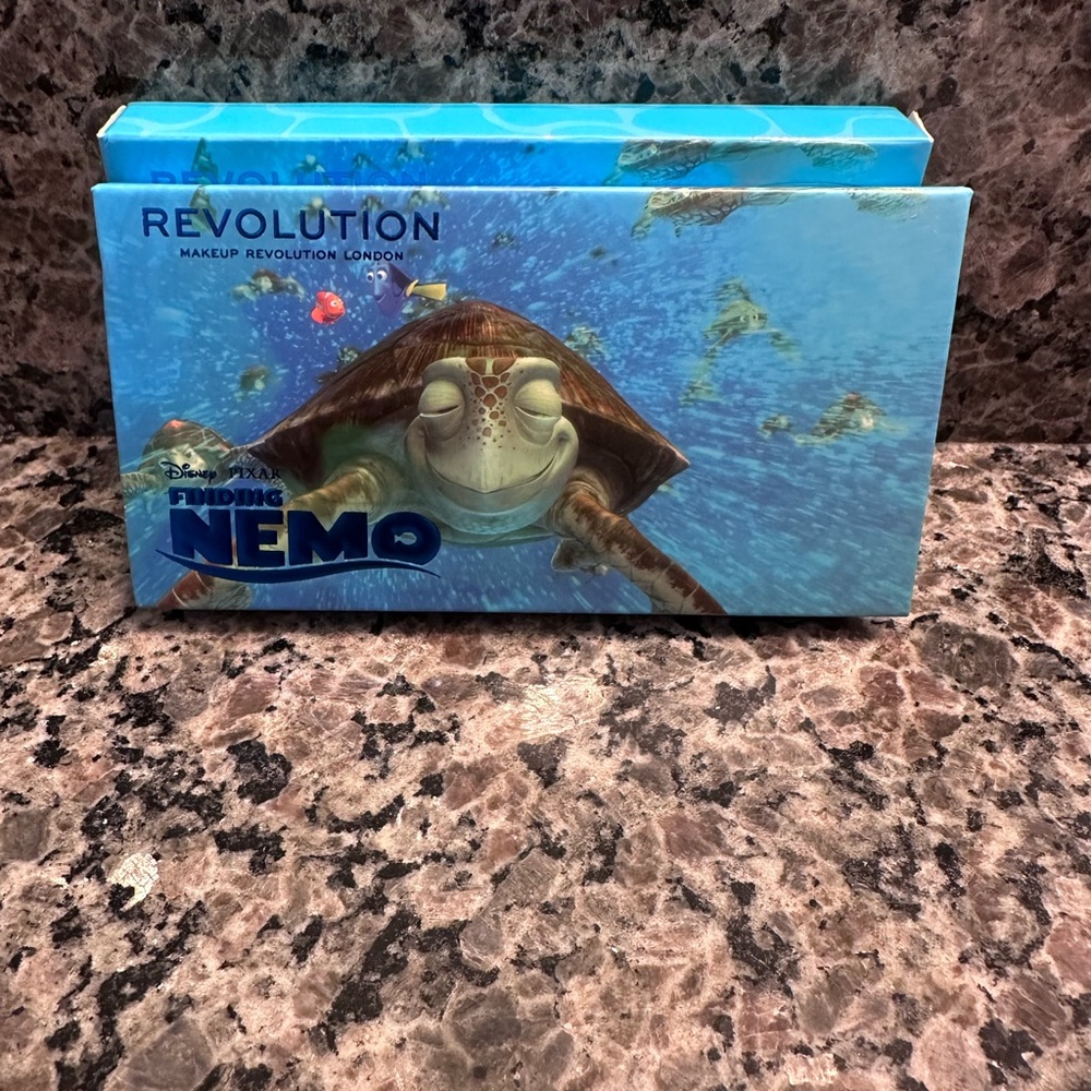 Revolution Finding Nemo Eyeshadow Palette